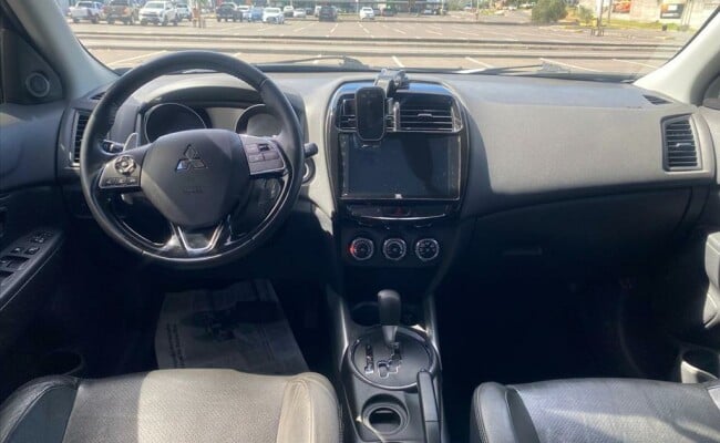 Mitsubishi OUTLANDER SPORT