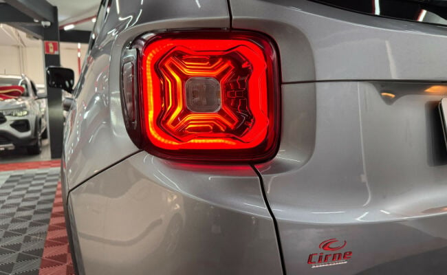 Jeep Renegade Longitude 1.8 4x2 Flex 16V Aut.