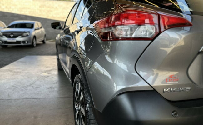 Nissan KICKS SL 1.6 16V FlexStar 5p Aut.