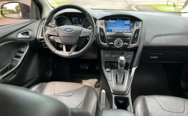 Ford FOCUS SEDAN TITANIUM 2.0 PLUS