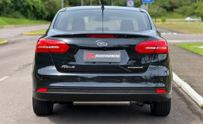 Ford FOCUS SEDAN TITANIUM 2.0 PLUS
