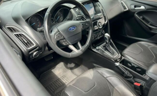 Ford FOCUS SEDAN TITANIUM 2.0 PLUS