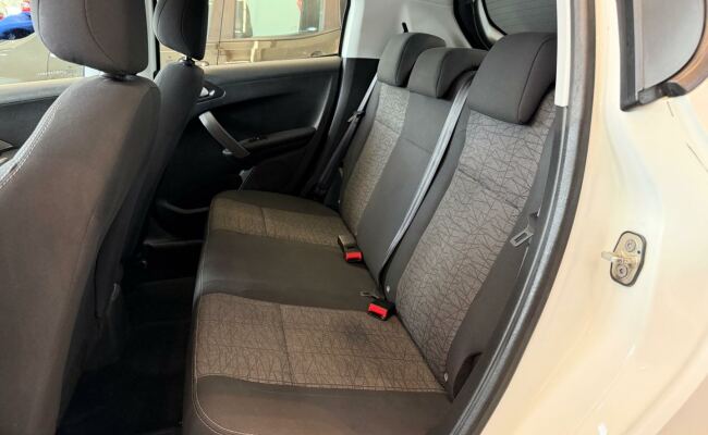 Peugeot 208 active