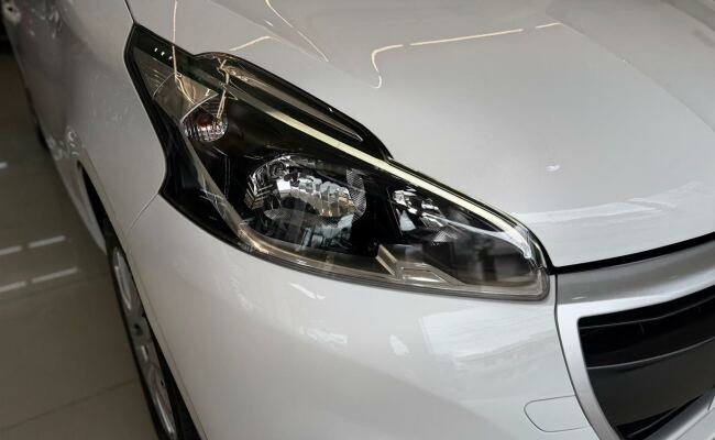 Peugeot 208 active