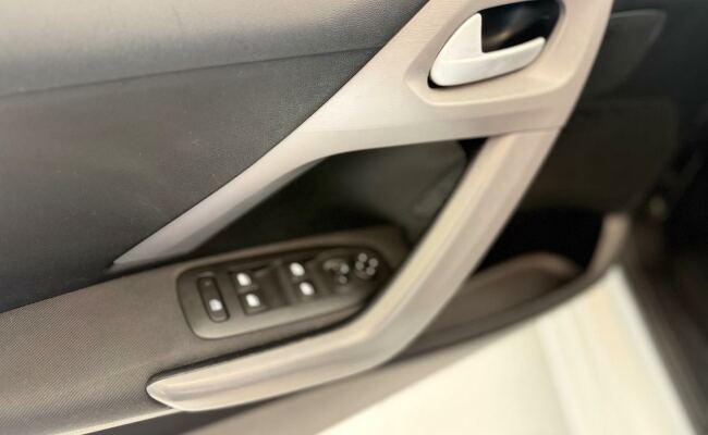 Peugeot 208 active
