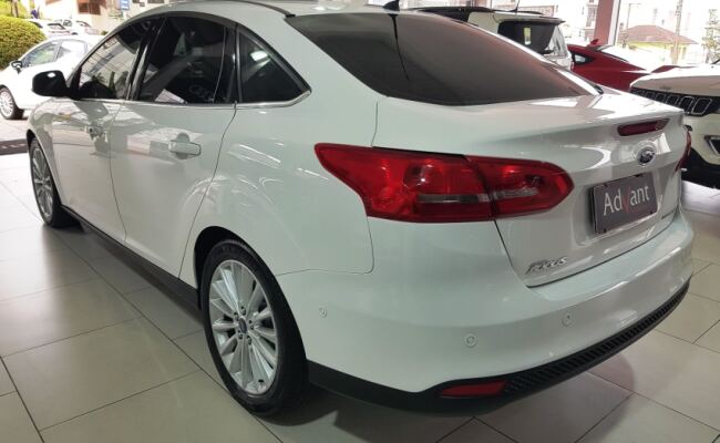 Ford FOCUS 2.0 TITANIUM PLUS FASTBACK 16V FLEX 4P POWERSHIFT