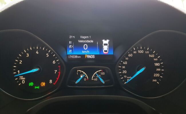 Ford FOCUS 2.0 TITANIUM PLUS FASTBACK 16V FLEX 4P POWERSHIFT