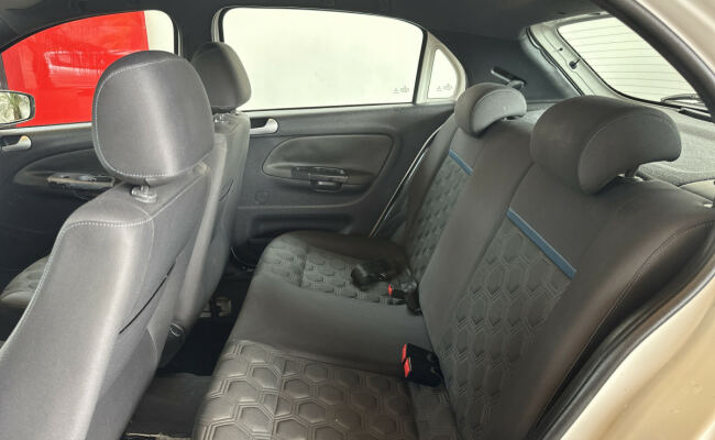 Volkswagen Gol SELEÇÃO 1.0 Mi Total Flex 8V 5p
