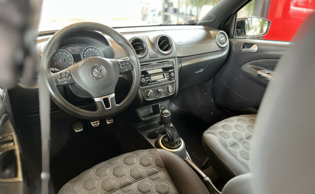 Volkswagen Gol SELEÇÃO 1.0 Mi Total Flex 8V 5p