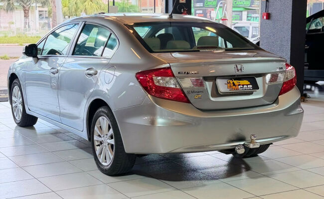 Honda Civic Sedan LXS 1.8/1.8 Flex 16V Aut. 4p
