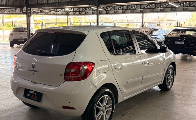 Renault SANDERO