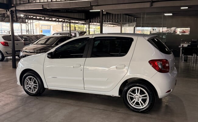 Renault SANDERO