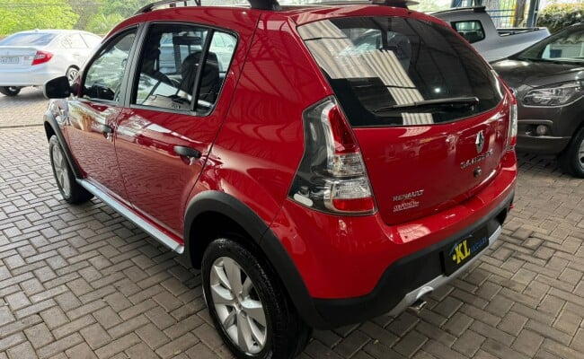 Renault SANDERO