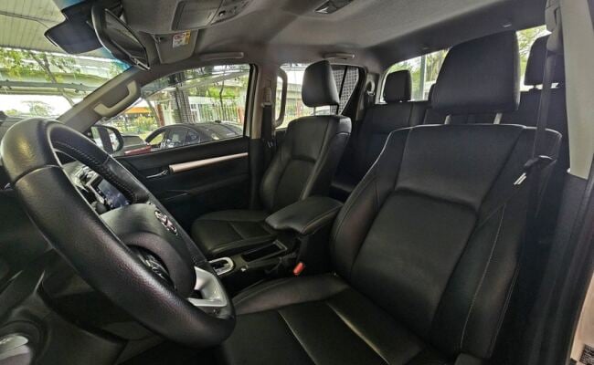 Toyota HILUX 2.8 D-4D TURBO DIESEL CD SRX LIMITED 4X4 AUTOMÁTICO