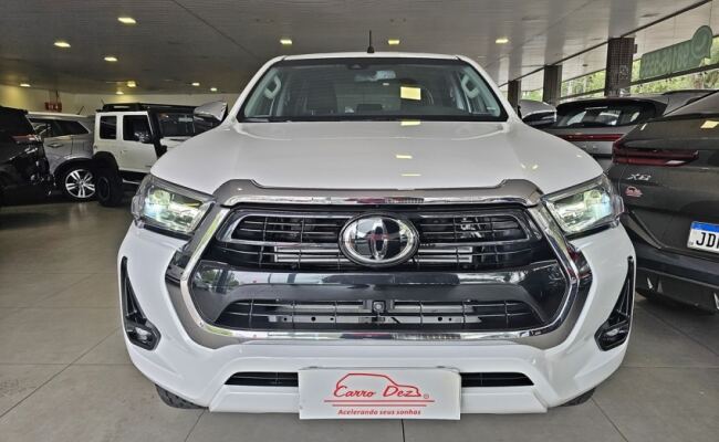 Toyota HILUX 2.8 D-4D TURBO DIESEL CD SRX LIMITED 4X4 AUTOMÁTICO
