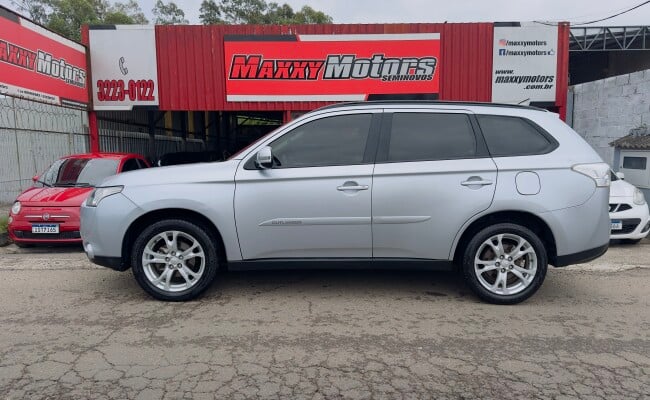 Mitsubishi OUTLANDER
