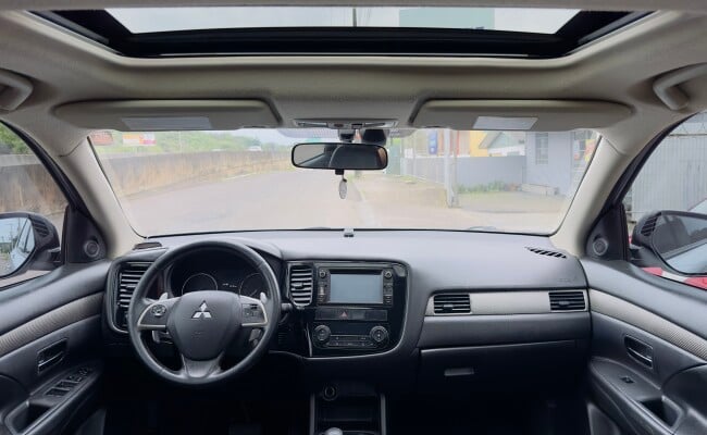 Mitsubishi OUTLANDER