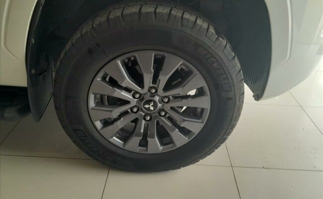 Mitsubishi TRITON
