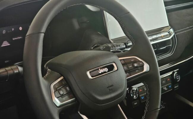 Jeep COMMANDER 2.0 HURRICANE 4 TURBO GASOLINA BLACKHAWK AT9