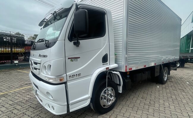 Mercedes-Benz ACCELO