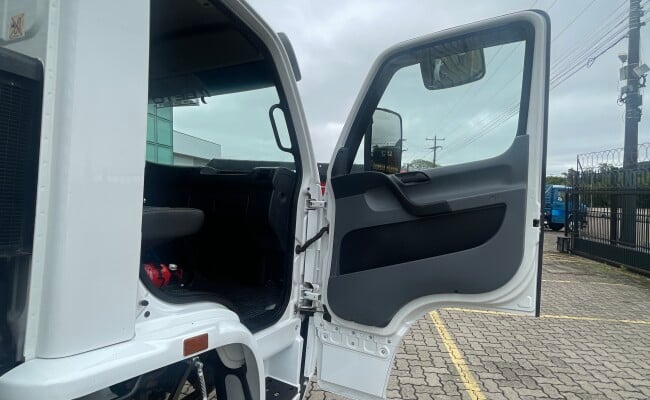 Mercedes-Benz ACCELO