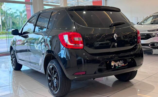Renault SANDERO