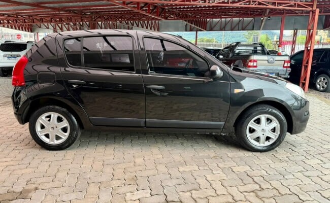 Renault SANDERO