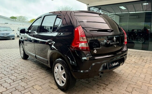 Renault SANDERO