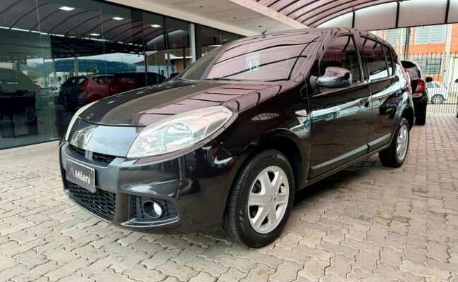 Renault SANDERO