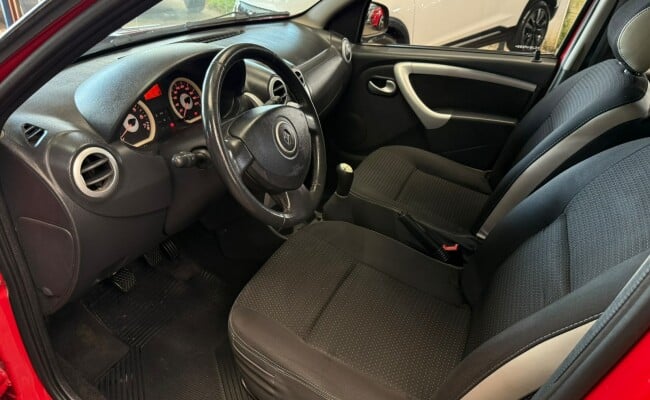 Renault SANDERO
