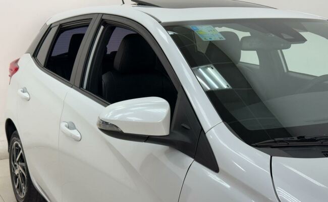 Toyota yaris ha xls15