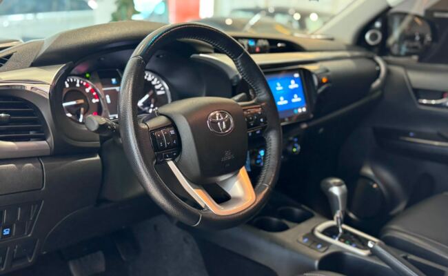 Toyota HILUX SW4