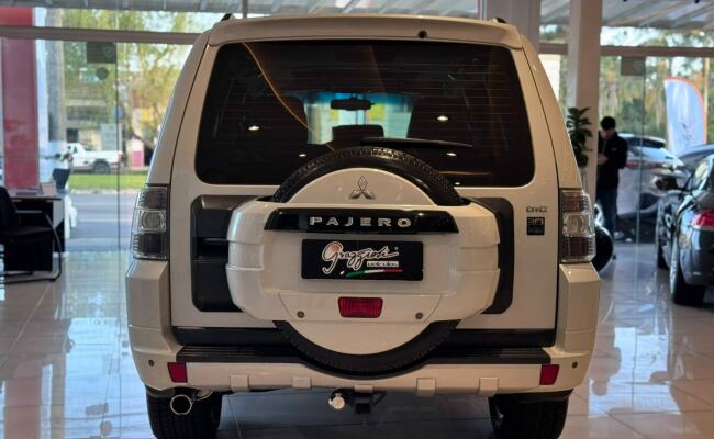Mitsubishi PAJERO FULL