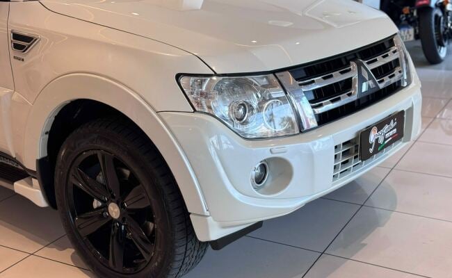 Mitsubishi PAJERO FULL