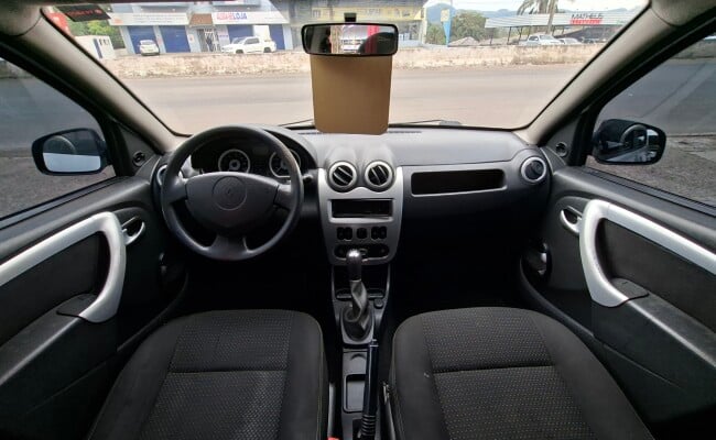 Renault SANDERO
