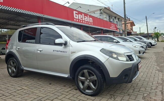 Renault SANDERO
