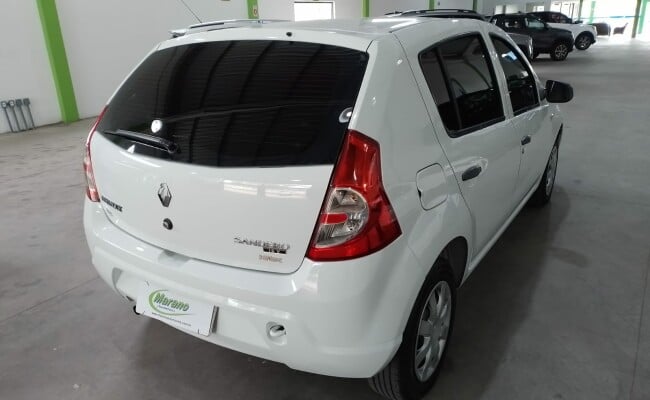 Renault SANDERO