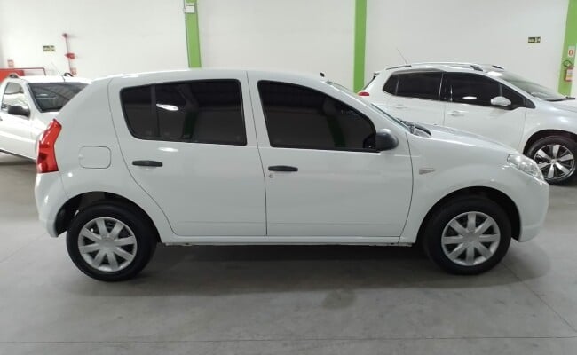 Renault SANDERO
