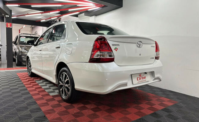 Toyota ETIOS PLATINUM Sed. 1.5 Flex 16V 4p Aut.