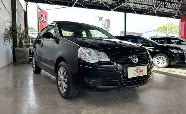 Volkswagen Polo Sedan 1.6 Mi Total Flex 8V 4p