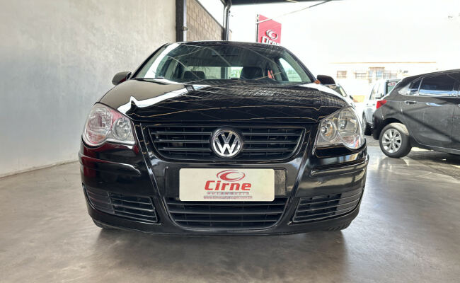 Volkswagen Polo Sedan 1.6 Mi Total Flex 8V 4p