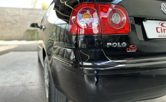 Volkswagen Polo Sedan 1.6 Mi Total Flex 8V 4p