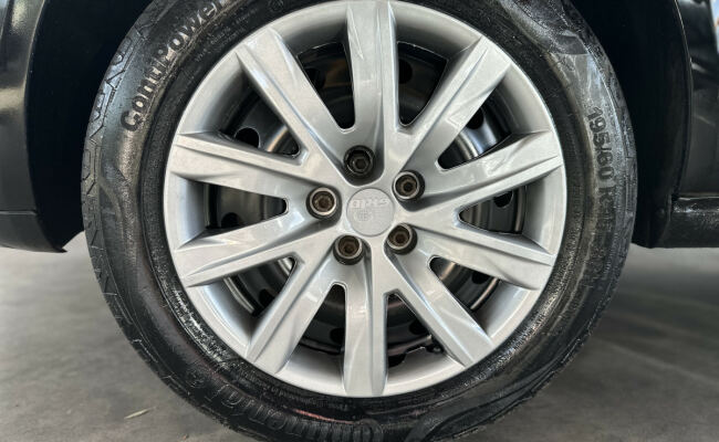 Volkswagen Polo Sedan 1.6 Mi Total Flex 8V 4p