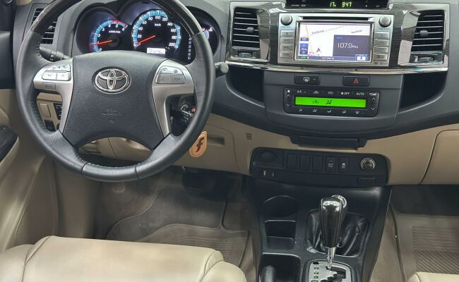Toyota hiluxsw4 srv4x4