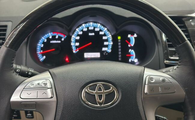 Toyota hiluxsw4 srv4x4