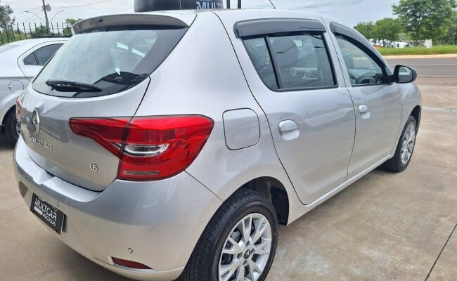 Renault SANDERO