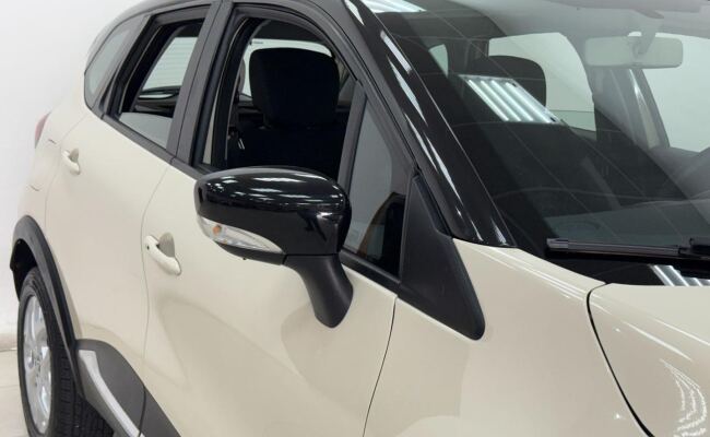 Renault captur zen 16a