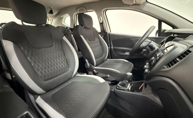 Renault captur zen 16a