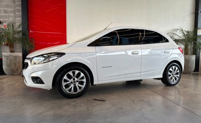 Chevrolet ONIX HATCH ADVANTAGE 1.4 8V Flex 5p Aut.