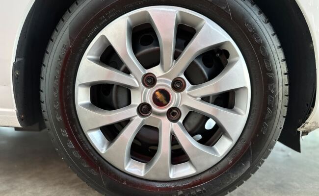 Chevrolet ONIX HATCH ADVANTAGE 1.4 8V Flex 5p Aut.